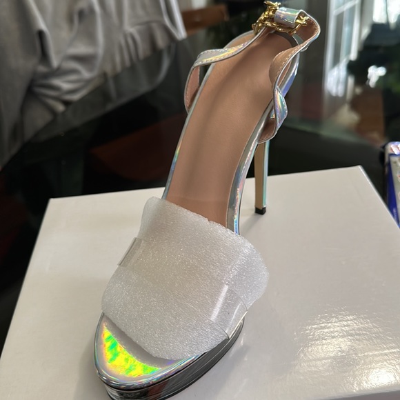 Yolkomo Women's Clear Platform Heels - Picture 6 of 7